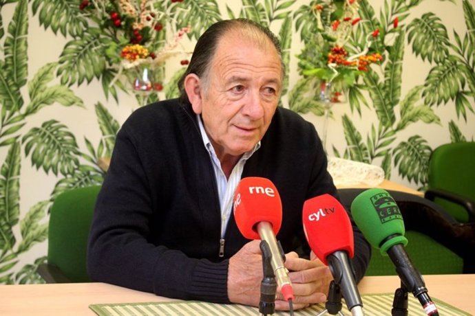 El alcalde de Torrubia (Soria) irá en burra desde su pueblo hasta a Calatayud pa