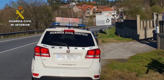 Interceptado un joven conductor vecino de Pontevedra a 123 km/h en un tramo limi
