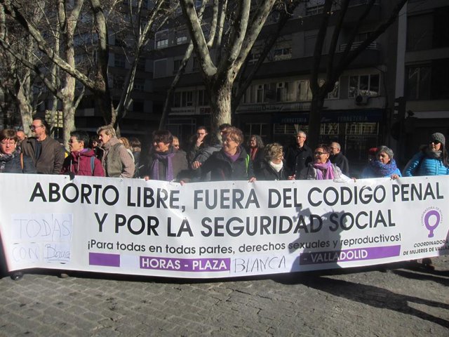 AMP.-La activista asturiana Blanca Cañedo tendrá que pagar un euro a Abogados Cr