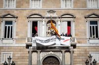 Cs anuncia que portarà davant de la JEC la nova pancarta de la façana de la Generalitat