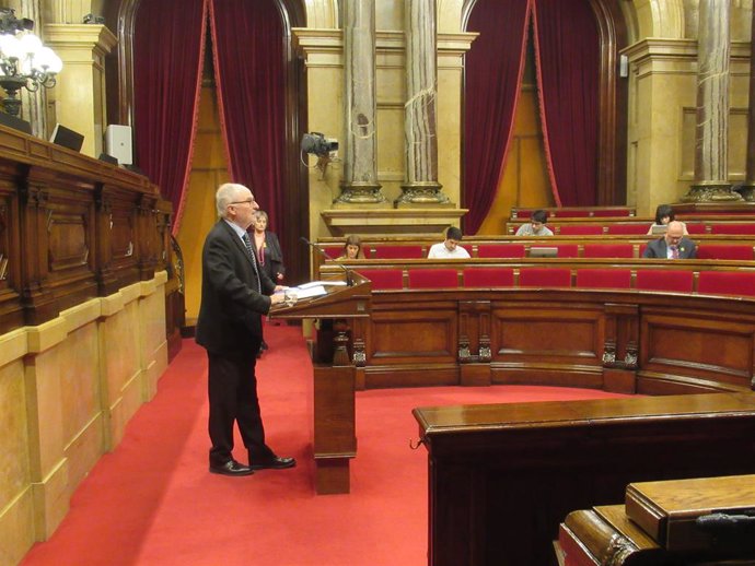 El síndic de greuges reclama davant del ple del Parlament "fer política" a Catal