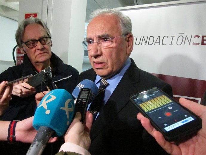 28A.- Alfonso Guerra veu "més natural" que els partits constitucionalistes "s'a
