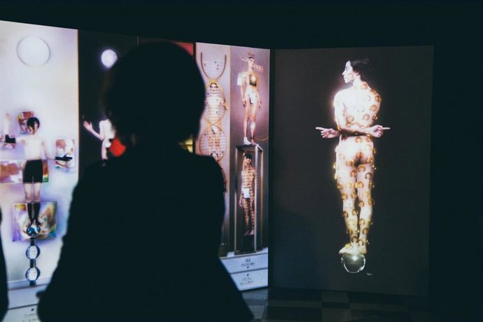 Málaga.- Filip Custic reinterpreta la evolución humana en su exposición 'Homo-?'