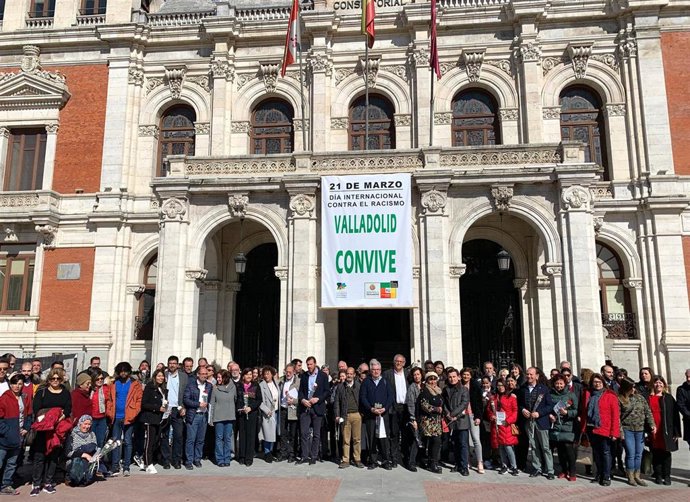 Puente cree que en España hay ejemplos de "xenófobos" que buscan insuflar "miedo