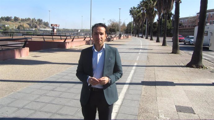 Cabezas (PSOE) critica que no se haya puesto en marcha "ni un centímetro nuevo" 