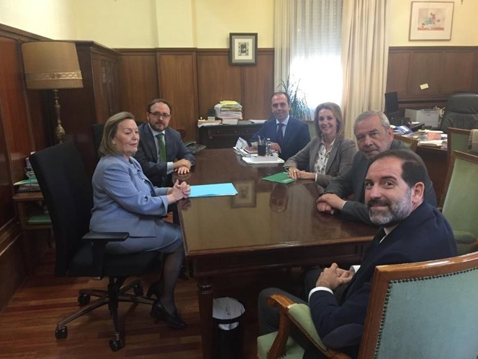 Sevilla.- Junta recalca que "no deja de trabajar" para cubrir las necesidades de