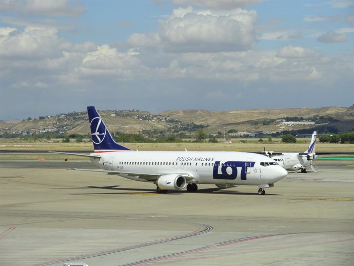 La aerolínea polaca LOT exigirá a Boeing una compensación por los problemas del 