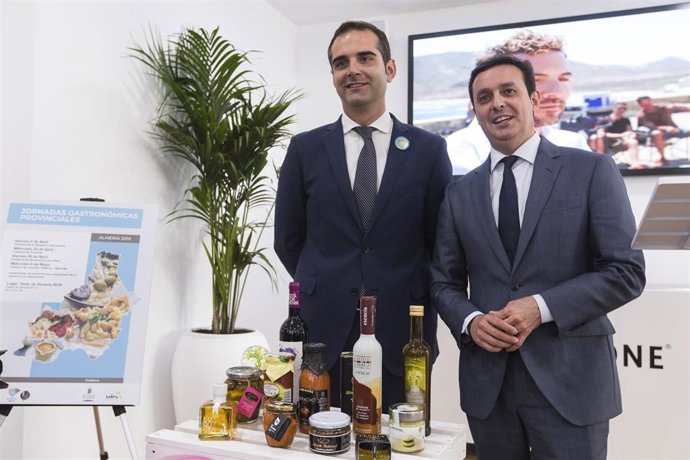 Ramón Fernández-Pacheco y Javier A. García, en la sede de 'Almería 2019'.