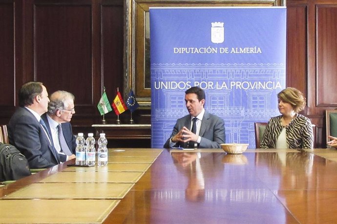 El presidente de la Diputación, reunido con los directivos del Grupo Avintia.