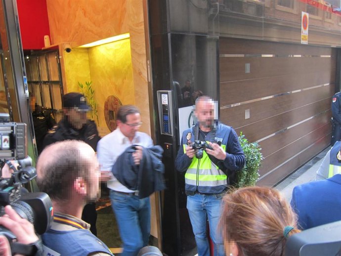 Trib.- Prisión provisional eludible bajo fianza para uno de los dueños de la res