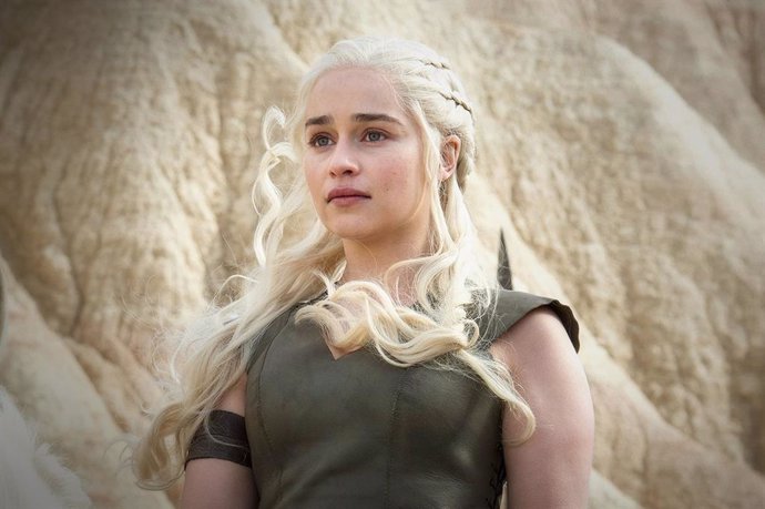 Emilia Clarke revela que sufrió dos aneurismas mientras rodaba 'Juego de Tronos'