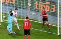 Piatek da la victoria a Polonia ante Austria