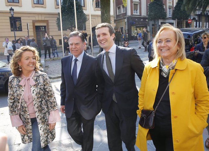 Firma del acuerdo entre el Partido Popular y Foro Asturias para las elecciones g