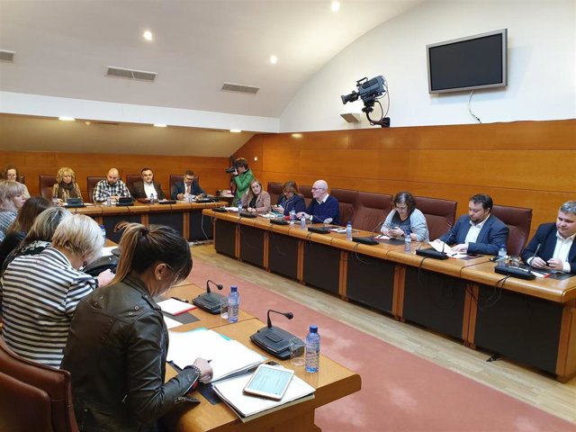 Díaz Tezanos destaca que la legislatura ha sido "importante" en políticas de inf