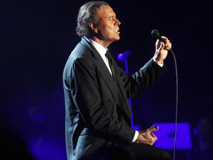 Se aplaza el juicio a Julio Iglesias