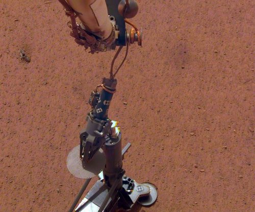 La NASA redobla esfuerzos para desatascar su perforadora en Marte