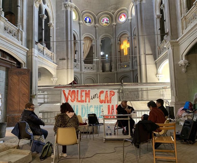 Los ocupantes de la Capella de la Misericrdia se quedarán al menos hasta el pró