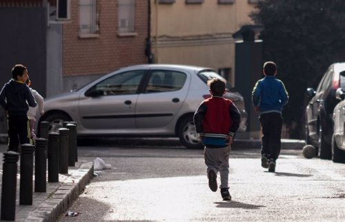Niños en riesgo de pobreza y exclusión social