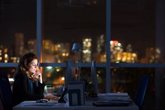 Foto: ¿Trabajar por la noche puede acelerar la menopausia?