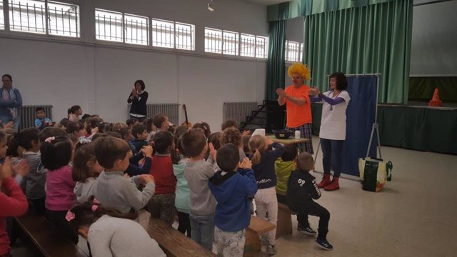 Jaén.- Escolares aprenden con profesionales del Hospital de Alcalá la Real a rea