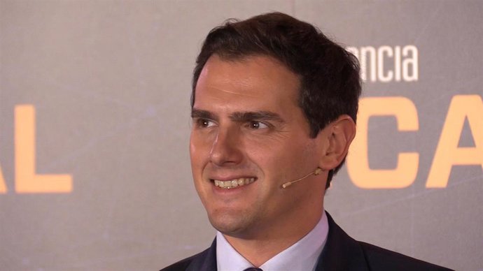 VÍDEO: Rivera promete una rebaja del 60% en el IRPF para quienes se asienten en 