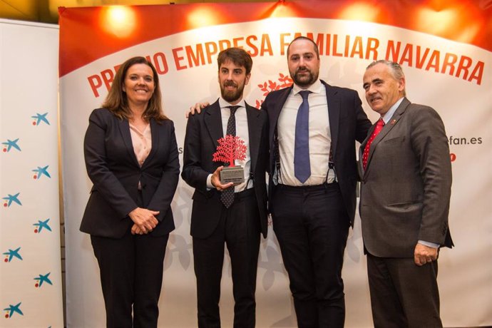 Grupo Enhol recibe el IV Premio Empresa Familiar de Navarra, concedido por Adefa