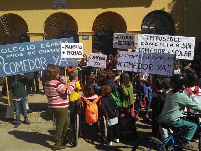 Sevilla.- Reunión el lunes entre la comunidad educativa del CEIP España y el Ayu