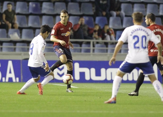Fútbol/Liga 123.- (Crónica) El Tenerife remonta con pundonor al líder Osasuna