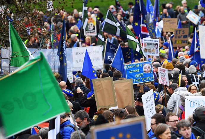 Manifestantes en Londres por un segundo referéndum sobre el Brexit