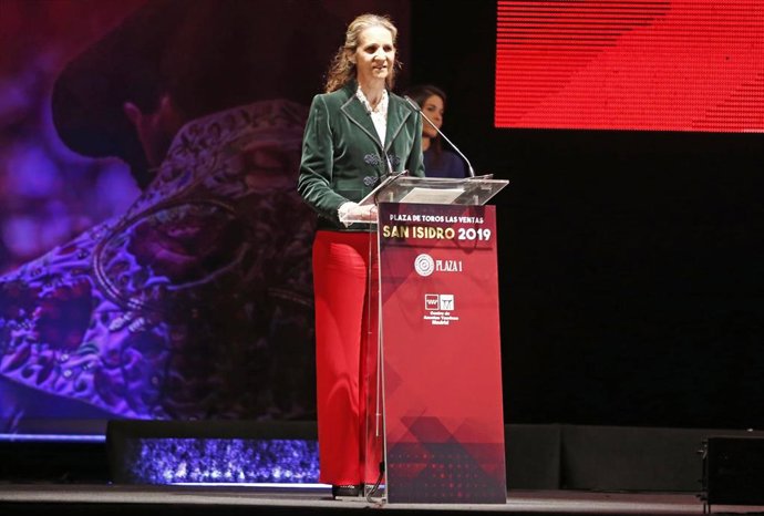 La Infanta Elena recuerda emocionada a su abuela, la Condesa de Barcelona