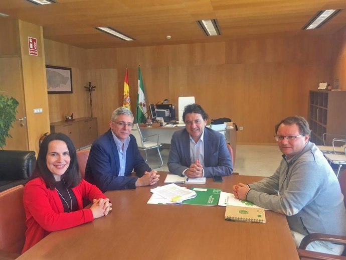 Np Y Foto Reunión Daniel Sanchez Con Ayto Castellar Por Finca Majarambú