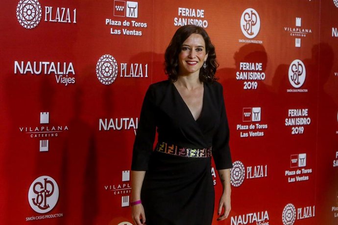 El Rey Juan Carlos I preside la gala de los carteles de la feria de San Isidro 