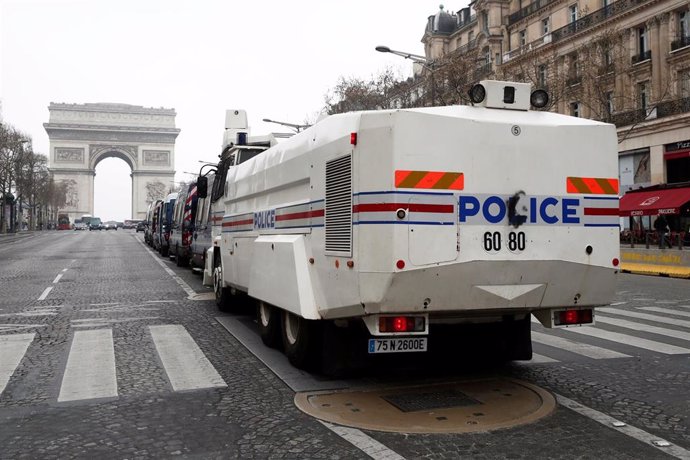 Francia.-Al menos 37 detenidos durante las protestas de los "chalecos amarillos"