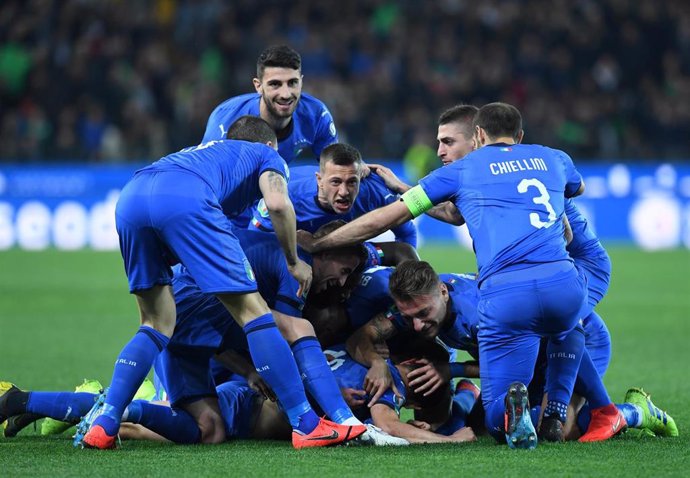 Fútbol/Eurocopa.- (Grupo J) Italia comienza mandando tras imponerse a Finlandia