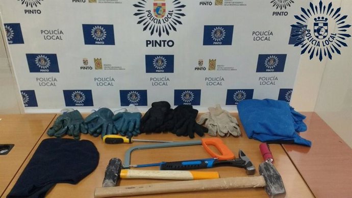 Sucesos.- Seis detenidos en Pinto por planear atracar de noche una farmacia con 