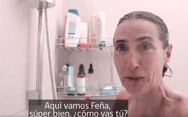 La ministra chilena de Medio Ambiente lanza un reto desde la ducha
