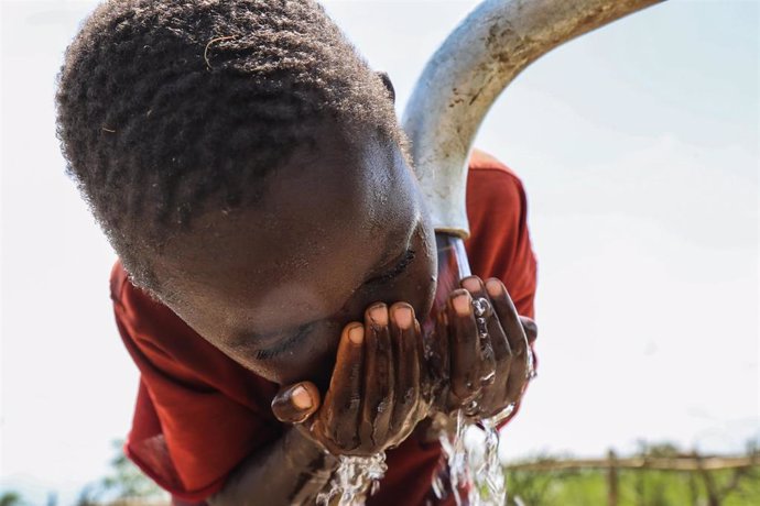 Un programa de UNICEF recauda fondos para ampliar el acceso a servicios de agua 