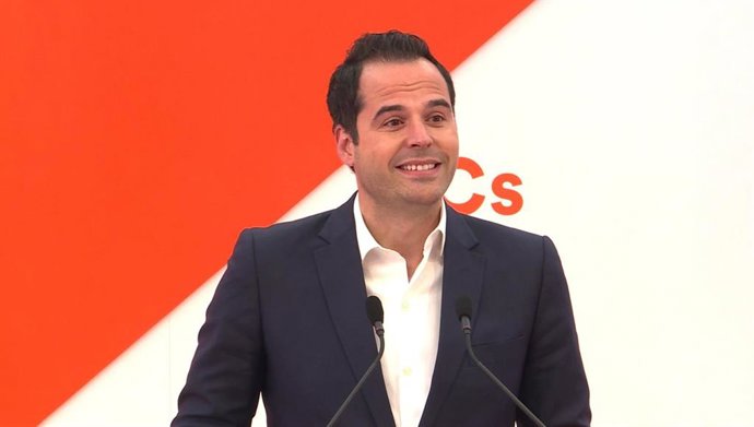 El candidato de Ciudadanos en la Comunidad de Madrid, Ignacio Aguado, ofrece una