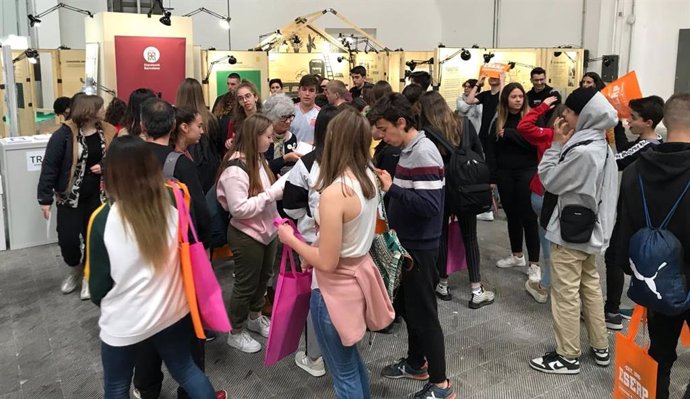 Más de 2.000 jóvenes asisten a la exposición 'Transitar' de la Diputación de Bar