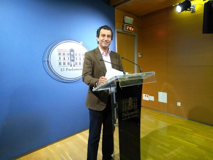 28A.- Company celebra que les enquestes per a les generals donin el 53 per cent 