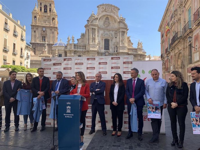 La IV Carrera de la Mujer bate récord con 3.800 participantes