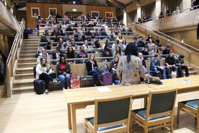 Los rectores advierten de que un Brexit "duro" podría acabar con el programa Era