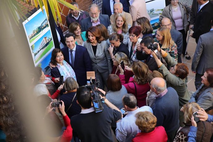 Málaga.- Moreno ofrece a Coín y Alhaurín el Grande el respaldo "de un gobierno a