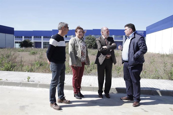 Sevilla.- El presidente de la Diputación visita el Ayuntamiento de Morón de la F