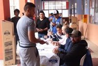 Publican los primeros resultados de las elecciones locales en Ecuador con un 90% de votos escrutados