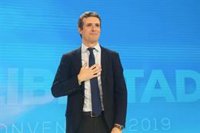 Tertulianos, víctimas del terrorismo y hasta toreros acompañan a Casado en su debut como candidato a la Presidencia