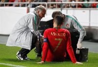 Cristiano Ronaldo se lesiona en un nuevo tropiezo de Portugal ante Serbia