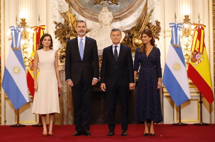 El Rey dice ante Macri que España seguirá apostando por Argentina, como ha hecho