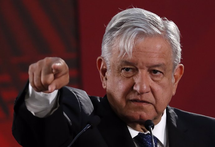 López Obrador asegura que el "Estado" fue en el pasado el "principal violador de derechos humanos" en México