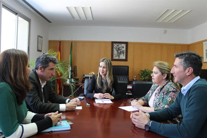 Huelva.- La Junta trabaja para "solucionar los problemas" de agricultores afecta